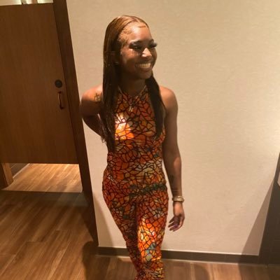 Adinaaaa_M's profile picture. Here for the hell of it 😘👑