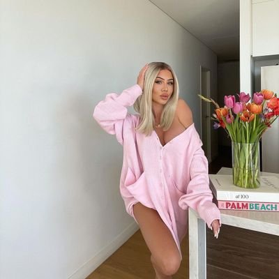 ha03357137's profile picture. Special kinda bitch, loves hangouts and hates lie