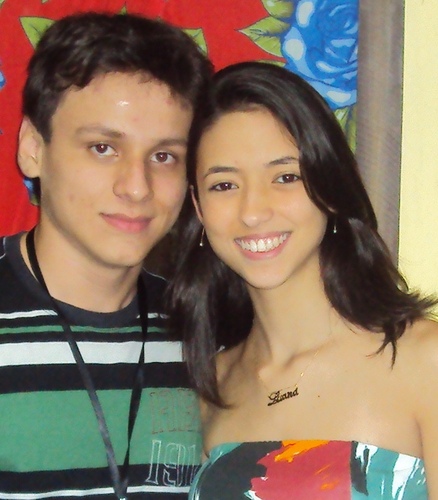 Sou complexa, sou mistura, sou mulher com cara de menina... E vice-versa. Me perco, me procuro e me acho.
