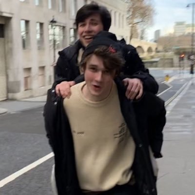 we post content on george and wilbur! (🌸: do we?)
