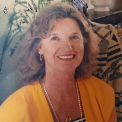 AnnalwTomlin1's profile picture. Hairline UP, great!  Hairline DOWN, candidate for Elmer's Glue factory!