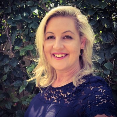 Award winning Author 🥇📚 Educator 👩🏫 Creator of Holehearted Cards & Gifts 💕Supporter of Heart Kids Australia 🇦🇺 ❤️