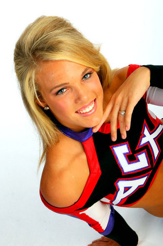 I'm an all-star cheerleader and cheerleader at Univ of Lousiville! I am an mentor for oMYgirls. I am oMYmentor Lexie Skipper!