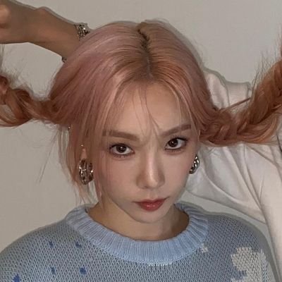 ch43rye0ng's profile picture. karina, you will always be famous @taehyungswife69

personal, selten tws