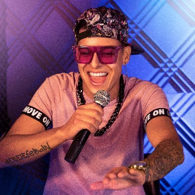 Cantautor Urbano 🎤 AR!
TikTok (+11k)
Contact & Collabs: hello@efebabymx.com