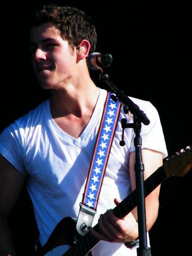 fakingnickj's profile picture. Mona Lisa, pleased to please you.