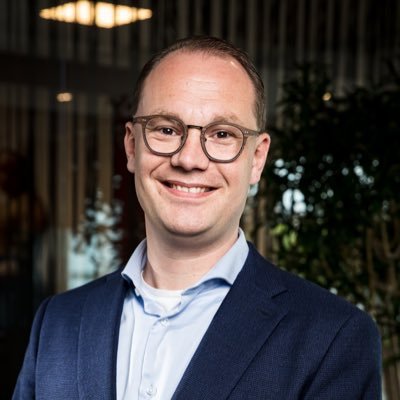 getrouwd | trotse vader | christen | afgestudeerd | secretaris | bedrijfsleider | beheerder account @PleijsierBenO