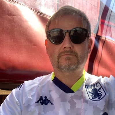 Ex postie. Spanish resident (economic migrant) Villa fan, Alicante Lion, my wife supports Leeds and my kids Chelski and L'Arse and the trauma that brings.