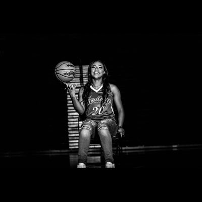 mid Michigan wbb🏀 5’9 forward contact : 989-482-4382 email: terreyamoore56@gmail.com.                               Nursing Major 🩺