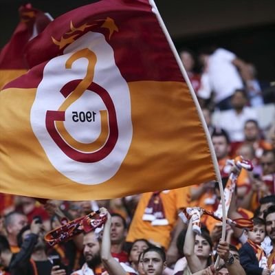 Ali Sami Yen'in zafer yolunda yüreğimdeki Metin Oktay ruhuyla durmayacağım söz veriyorum sana varlığım feda olsun arman uğrunda !
GALATASARAY'a Adanmış Hayat !