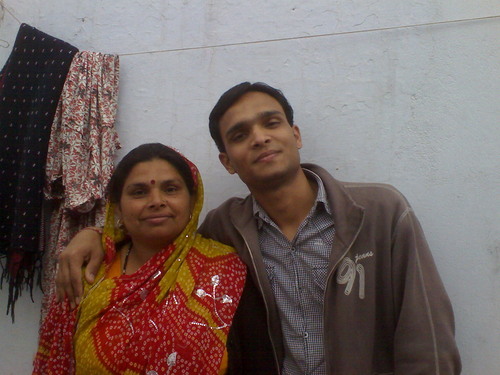 Hey Guys I M very Simple Boy... I M feel Good To help someone..