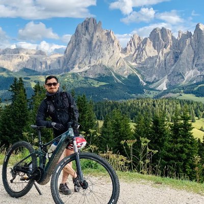 Sports & tech. I randomly tweet, mostly about disruptive tech such as AI/ML, Cloud + any other stuff I find cool and innovative (views are my own)