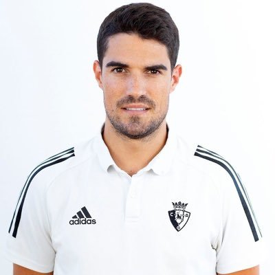 Fisioterapeuta en Mutua Navarra y Osasuna Promesas. Master en Fisioterapia del deporte y Readaptación. Antes en Anaitasuna balonmano