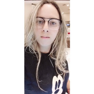 “As pessoas estão cansadas das mentiras, cansadas de se importar e cansadas de se decepcionar. Já eu, cansei das pessoas.”