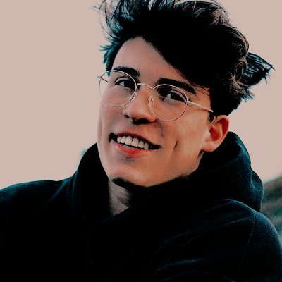 ⠀ ROLEPLAY ACCOUNT. PARODY. ⸺ Freddie Mercury (aka Harry Potter)