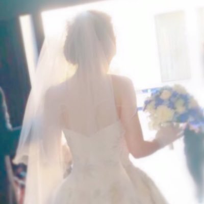 潜在意識マインドコーチ。結婚出来ない…失恋から立ち直れない…生きづらい…そんな大人女性を専門にサポートしてます。私のセッションを受けた独身女性は、凝り固まった思い込みをサクッと書き換えて10年恋人無しから即プロポーズされたり、婚約破棄から新恋人+マイホームを手に入れた人が現れる✨LINE登録特典で秘訣お伝えしてます🎁