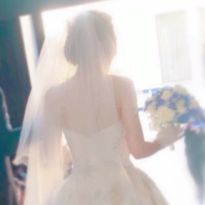 潜在意識マインドコーチ。結婚出来ない…失恋から立ち直れない…生きづらい…そんな大人女性を専門にサポートしてます。私のセッションを受けた独身女性は、凝り固まった思い込みをサクッと書き換えて10年恋人無しから即プロポーズされたり、婚約破棄から新恋人＋マイホームを手に入れた人が現れる✨LINE登録特典で秘訣お伝えしてます🎁