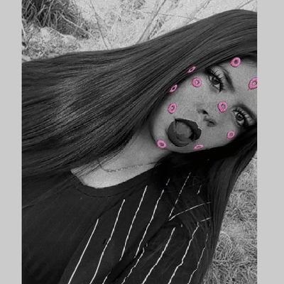 Valora lo que tienes,supera lo que te duele y lucha por lo que quieres 🥀