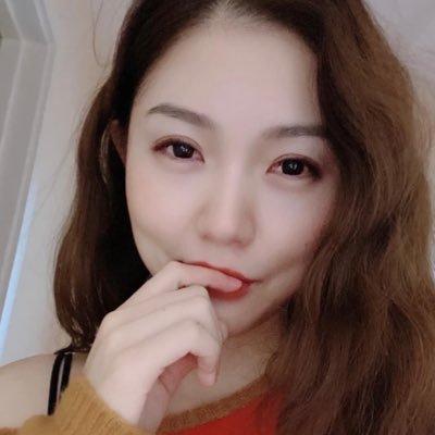 I am a Chinese girl living in US. I like cryptocurrency investment. Welcome to communicate with me.