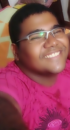 Sou apenas um menino que busca diversão em coisas simples da vida,sou um excelente amigo e acredito que um dia conseguirei realizar todos meu objetivos (:
