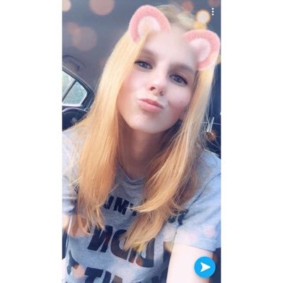 Chihuahua dog mom Lakers , Spurs Dallas cowboys Lesbian 🏳️🌈🏳️🌈 Certified Scentsy consultant Nursing school 🏫