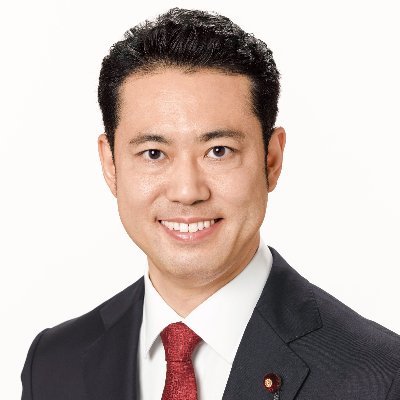 自民党選挙対策副委員長
元衆議院安全保障委員長･元自民党国防部会長･元財務副大臣
埼玉九区支部長
衆議院5期当選181cm76kg
戦争の荒波をくぐり抜けた実業家の祖父、大正15年生まれで戦争の恐ろしさを教えてくれた父の存在が、安全保障･平和への強い思いに繋がる。元銀行員、経済政策･科学技術にも注力
趣味ｸﾗﾘﾈｯﾄ