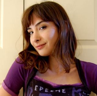 _SarahWilkinson's profile picture. Full time painter of emotions/entertainment illustrator/foodie/fangirl/cat lady. Properties worked on: Star Wars, Lord of the Rings, Marvel, Star Trek, & MORE.