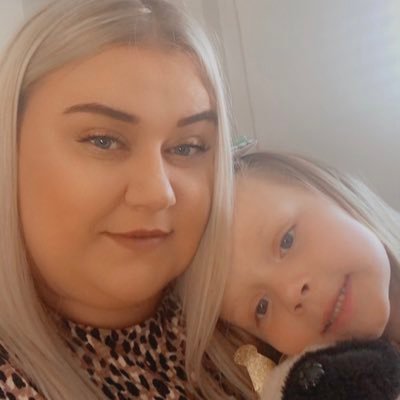 jade_leigh91's profile picture. mummy to Millie Jorgie , wife to ross , my Pickerings are my world 💛