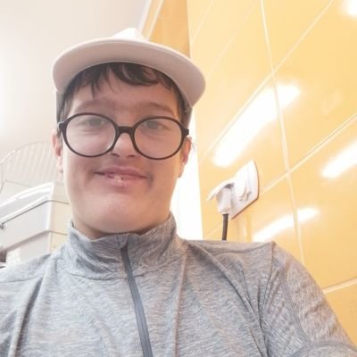 Bartosz81746859's profile picture. 🙂