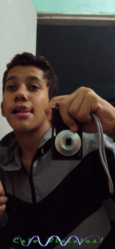 Viva Para ser Feliz e não viva em vão ! ♪ 

 Eu sou Fiel a Deus e Sou Filho Dele também ! 
Tou Namorrando e também sou mais um #EXALTAMANIACO (: