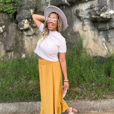 Worship Leader + Background Vocalist | Wifey + Mama | MBA + Michael Hyatt & Co | Jesus Over Everything 🤍