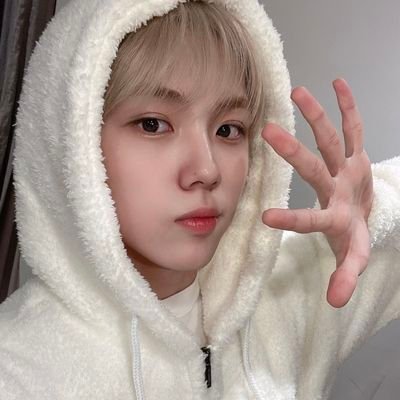 this user is inlove with ahn seongmin
Fan Account • other stan acc 👉 @Hyunjin_Llamaaa @TEN_Chenle @sfacegray @KIM_JUNKYUUUUUU