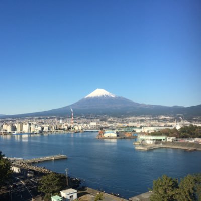 2019年11月に静岡県富士市へ。少しずつ富士市もわかってきたけど、まだまだ新参者。それから旅行がしづらいこのご時世、いろいろな街の写真を見て少しでも気分をあげたいと思ってます。（ずっと前に作るだけ作って放置したアカウントを使用しています）無言フォロー失礼します(｡-人-｡)
