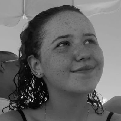 Jlia_DeFarias's profile picture. 