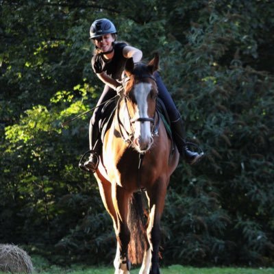 HingrezMathilde's profile picture. Mathou✌🏻French Rider 🇫🇷🐴 Galopin du Noyer 🐎 Gzena d’Edmond 🏆 SOMB 💛🖤🏀 F1 addict 🏎