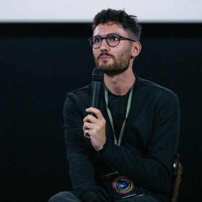 Oscar®, BAFTA & IFTA winning filmmaker @thegoldenwestfilm | @AnIrishGoodbye_ | @RoyFilm_ @Forbes 30 Under 30 | Co-founder @Floodlight_