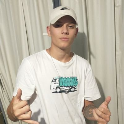 insta:@kayualopes_