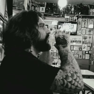 DidaKelme's profile picture. O brasileiro é um feriado. Temos a alma do feriado.