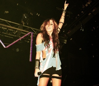 fdajfkls's profile picture. Follow @Mileysaur