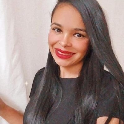 Cirurgiã-dentista(UFBA)
Habilitação em implantes( FOUSP)
HOF
Instagram @dra.vanessa.moreira