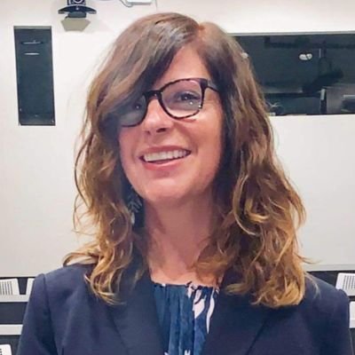 Full-time interpreter and part-time researcher with 25 years in healthcare.