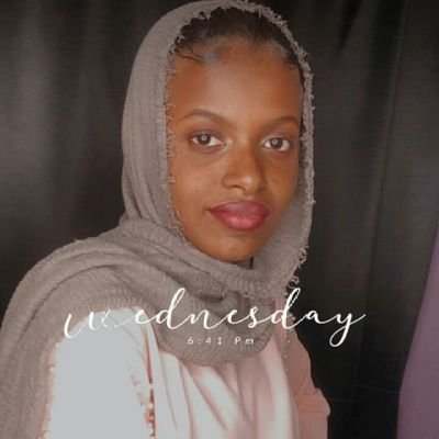 RozaMohamed22_5's profile picture. ‏كن أرقى من أن تجمع زنوباً مصدرها الحديث عن الناس ☘ .