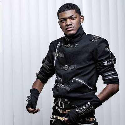 DeuceCreew's profile picture. 