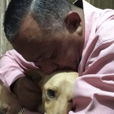Médico Veterinario Zootecnista, microbiólogo, animalista total, Vallenato de origen, coleccionista de música y de poesía. No soy de izquierda ni de derecha.
