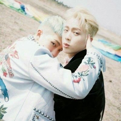Seokjin💗 
Namjoon💙

BTS