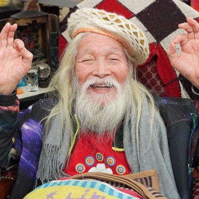 これからは宇宙の時代だよ。
隕石を個人で世界一(3トン)持ってる村長さんですよ。
インスタ https://t.co/yOKc4yhaZJ