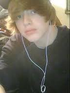 niekomontoya123's profile picture. video game ex(spert)