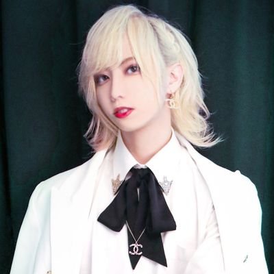 また見に来てくれたの?(o・・o)/~
/DMなんでも受け付けてます🤗/職業、普通のサラリーマン、もうホストじゃないです⚠️/指揮官レベル130@舞鶴
