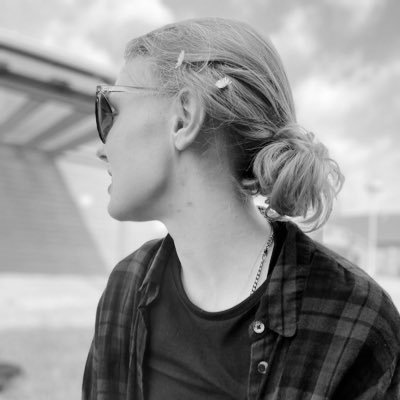 daisythommie's profile picture. -she/her-