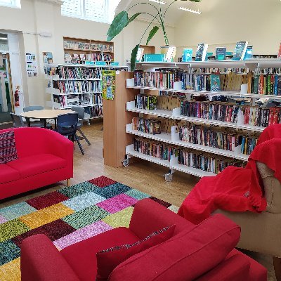 The official Twitter page for the @TwynhamSchool and @TheGrangeDorset Library Resource Centres. All views that of the librarian, not either school.